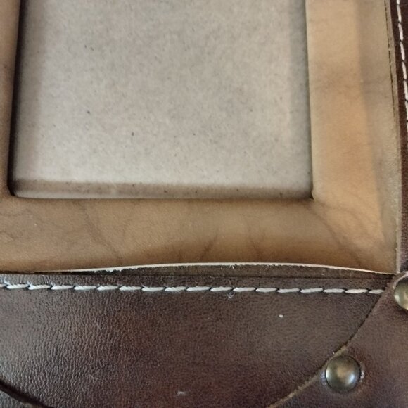 Leather Picture Frame Brass Studs Stand 4x6 Photo Western Lodge Desktop Table - Picture 7 of 8